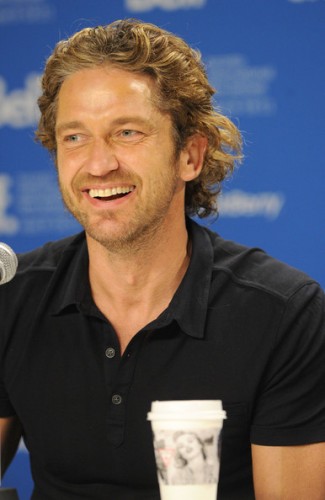 gerardbutlerciriolanuspressconferenceeiosvrr_k89l.jpg