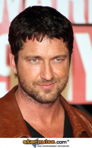 Gerard Butler-SGY-012447 (1).jpg