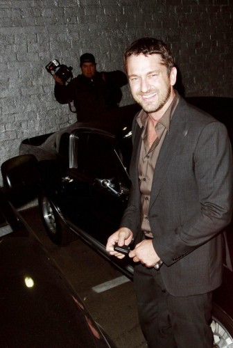 gerard-butler-voyeur-02.jpg
