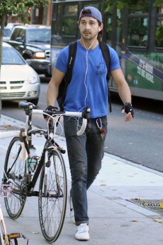 shia-labeouf-fight-knife-1020-03.jpg
