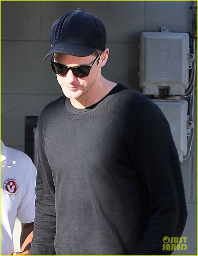 alexander-skarsgard-joans-on-third-lunch-02.jpg