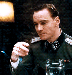 1tumblr_mhbnb9ZPGa1qmoz1zo3_250.gif