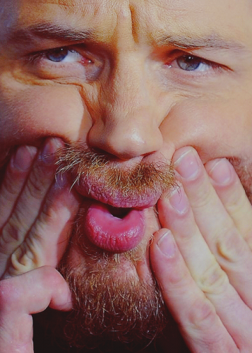 tumblr_ma288rHrVd1r8datvo1_500.png