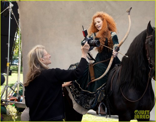 jessica-chastain-princess-merida-for-disney-dream-portrai-13.JPG