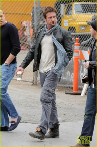 gerard-butler-steps-out-as-gods-of-egypt-casts-more-actors-22.jpg