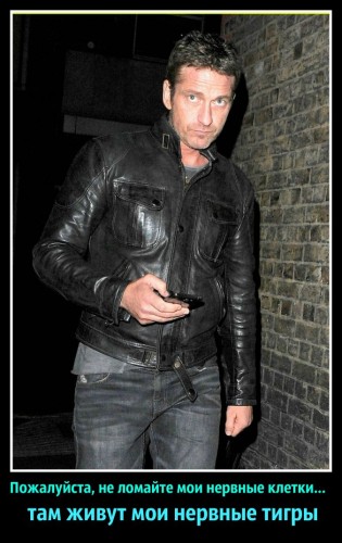 gerard-butler-poses-for-pic-for-madalina-ghenea-02-760x1024.jpg