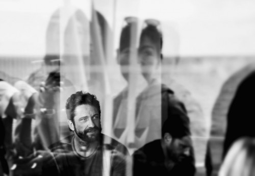 Gerard+Butler+Alternative+View+Mercedes+Benz+PcXr0apjffVx.jpg (62.19 КБ) 2338 просмотров Gerard+Butler+Alternative+View+Mercedes+Benz+PcXr0apjffVx.jpg