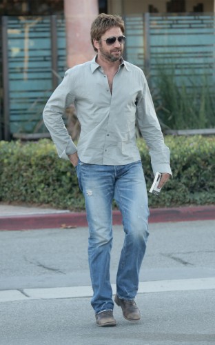 gerard-butler-prps-jeans-2.jpg