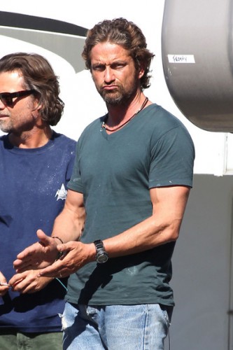 Gerard+Butler+Gerard+Butler+walks+behind+scenes+iuNd2OUvk34l.jpg