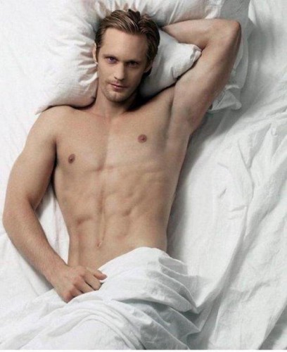 eric-northman-avec-un-torse-pareil-on-change-image-338498-article-ajust_930.jpg