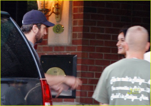 gerard-butler-detroit-hotel-preacher-06.jpg
