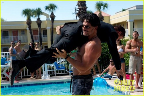 magic-mike-shirtless-ew-cover-09.jpg
