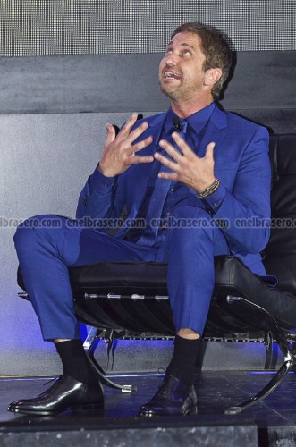 Gerard-Butler-ofrece-una-conferencia-de-prensa-3.jpg