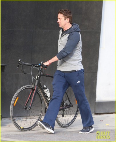 gerard-butler-new-co-stars-headhunters-calling-03.jpg