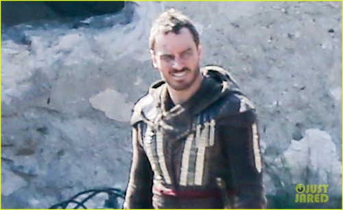 michael-fassbender-assassins-creed-set-01.jpg