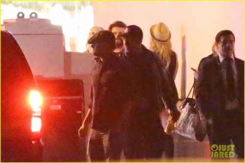leonardo-dicaprio-goes-out-after-his-oscar-win-05.jpg