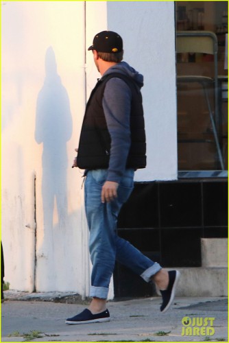 leonardo-dicaprio-has-been-in-the-best-mood-following-oscar-win-10.jpg