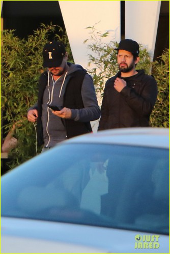 leonardo-dicaprio-has-been-in-the-best-mood-following-oscar-win-11.jpg