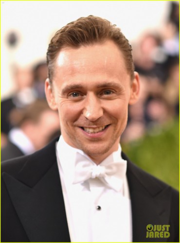 taylor-swift-tom-hiddleston-dating-kissing-19.jpg