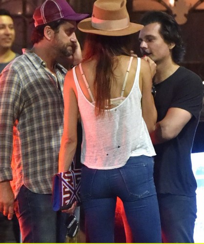 gerard-butler-morgan-brown-hang-out-with-his-friend-len-wiseman-16.jpg