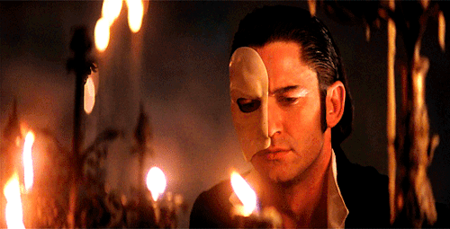 tumblr_o1q27cMjB11uy62v4o2_r7_500.gif