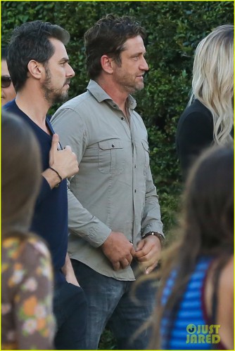 gerard-butler-jamie-foxx-justin-theroux-july-4-parties-28.jpg