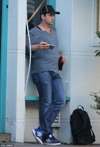 PAY-Gerard-Butler (4).jpg