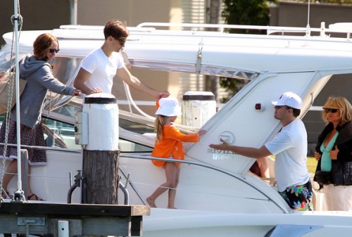 Leo+Tobey+and+family+on+a+boat+HlXsBkwr92Nl.jpg
