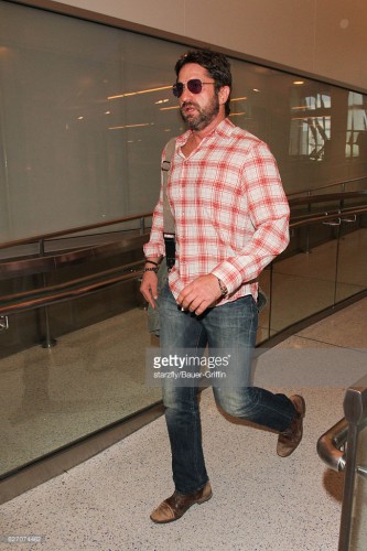 gerard-butler-holds-hands-mystery-woman-after-breakup-22.jpg