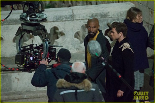 taron-egerton-jamie-foxx-robin-hood-night-scenes-11.jpg