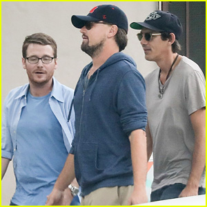 leonardo-dicaprio-hangs-out-with-buddies.jpg