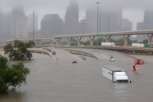 2017-08-28t000731z_109036038_rc13a067d840_rtrmadp_3_storm-harvey-e1503939233403.jpg
