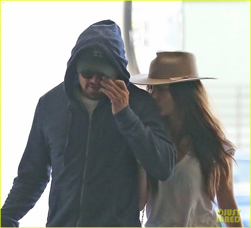 leonardo-dicaprio-camila-morrone-link-arms-022.JPG
