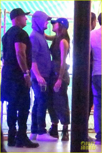 leonardo-dicaprio-camila-morrone-coachella-06.jpg