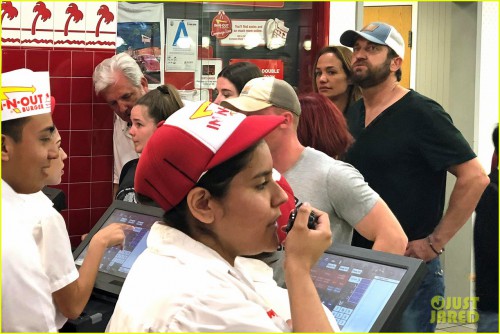 gerard-butler-morgan-brown-in-n-out-01.jpg