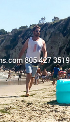 gerard-butler-morgan-brown-in-n-out-04.jpg