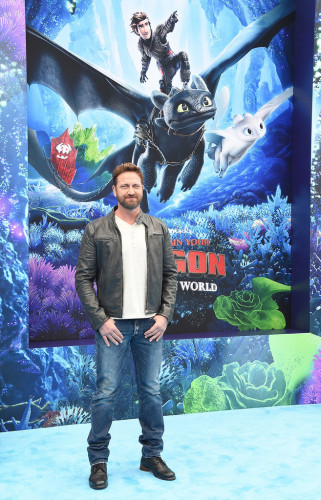 Gerard+Butler+Universal+Pictures+DreamWorks+17tZ-Ha5quGx.jpg