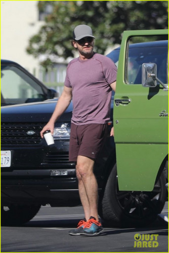 gerard-butler-test-driving-vintage-van-morgan-brown-06.jpg