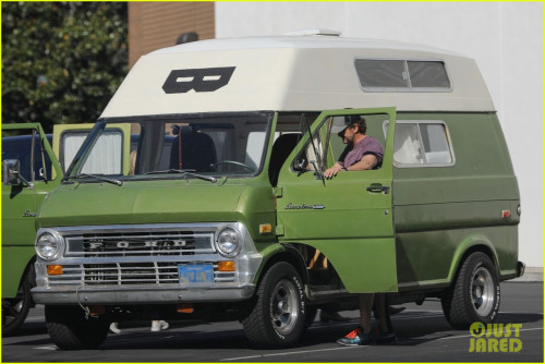 gerard-butler-test-driving-vintage-van-morgan-brown-47.jpg