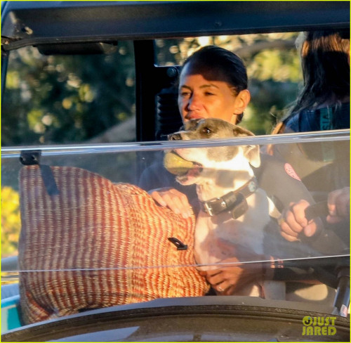 gerard-butler-morgan-brown-june-2020-05.jpg