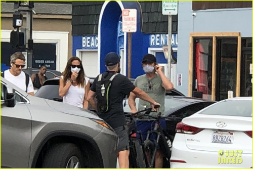 gerard-butler-kisses-girlfriend-morgan-brown-through-his-mask-18.jpg