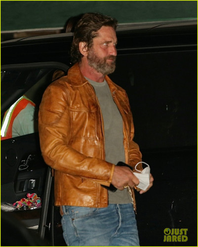 gerard-butler-dinner-august-2020-04.jpg