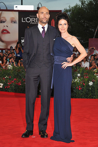 326x489_Quality99_330x495_123900025.jpg