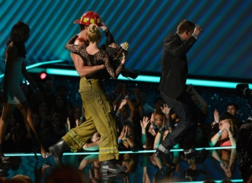 mtv_movie_awards_2012_64f0f548.jpg