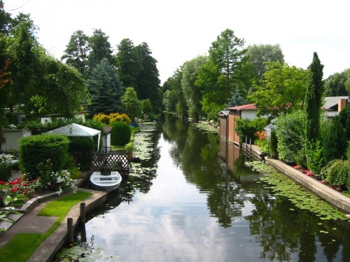 2771-11897065-800px-Berlin_-_Neu-Venedig_1.jpg
