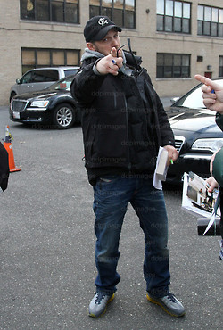 tumblr_mk3xtqBz9m1qe5f96o2_250.jpg