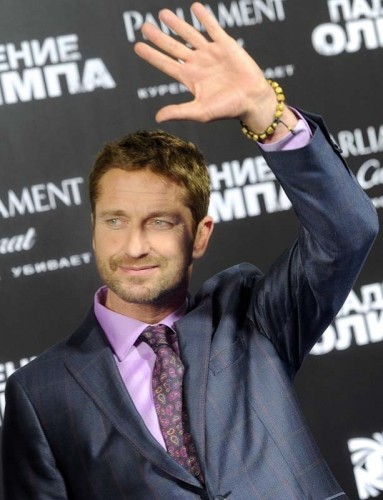 Gerard-Butler-a-l-avant-premiere-de-La-chute-de-la-Maison-Blanche-a-Moscou-en-Russie-le-28-mars-2013_portrait_w858.jpg