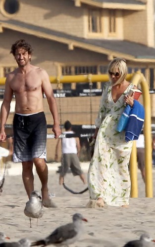 gerard-butler-081411-9.jpg