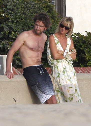 Gerard-Butler-Shirtless2-744x1024.jpg