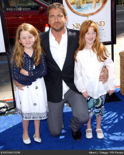 gerard-butler-with-his-nieces-nims-island-world-premiere-arrivals-aXjOQN.jpeg